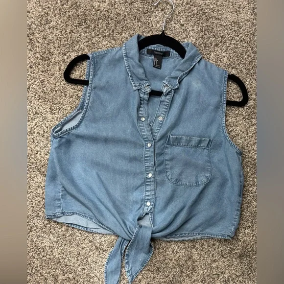 3/$10 Forever 21 Denim Top Sz S - Picture 1 of 3